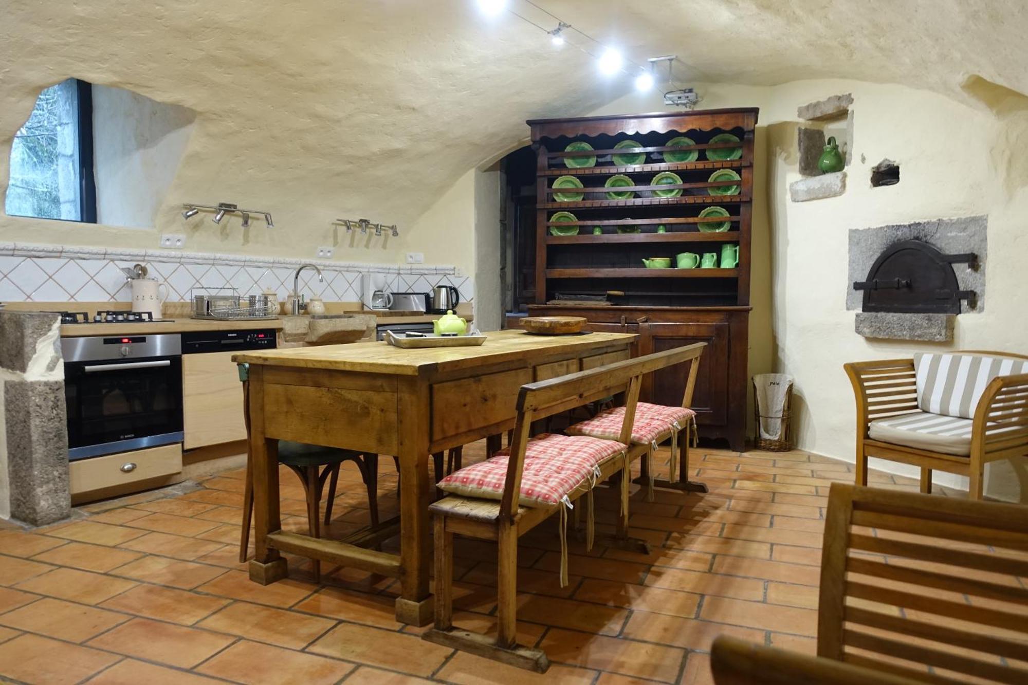Roulottes Et Cabanes De Saint Cerice Вогюе Екстериор снимка