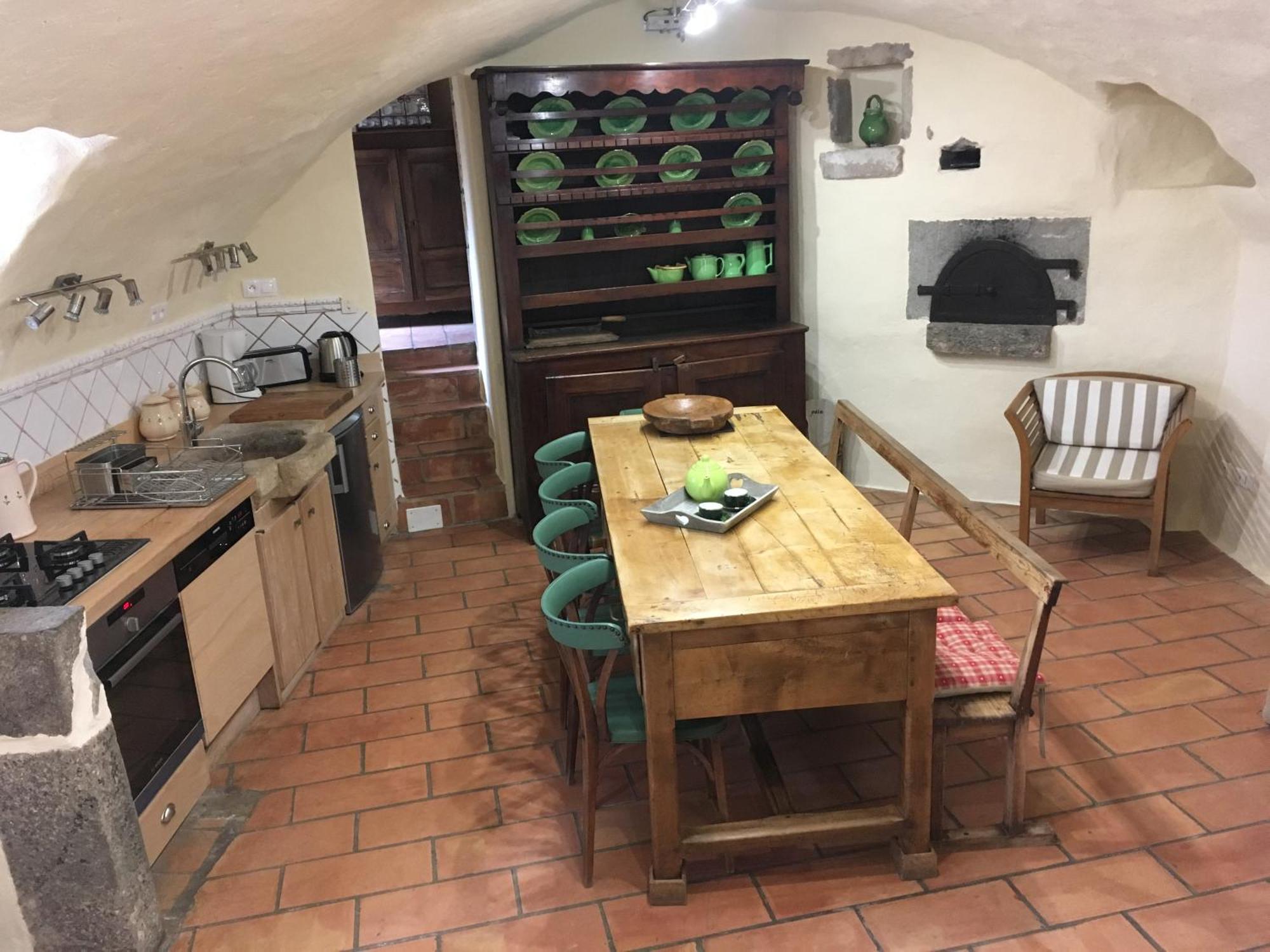 Roulottes Et Cabanes De Saint Cerice Вогюе Екстериор снимка